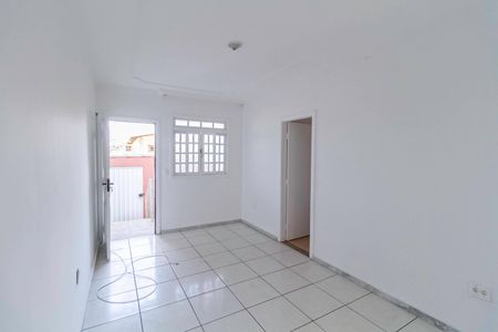 Casa à venda com 80m², 3 quartos e 3 vagasSala