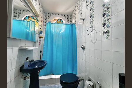 Casa à venda com 250m², 4 quartos e 4 vagas Casa à venda com 250m², 4 quartos e 4 vagasBanheiro Social