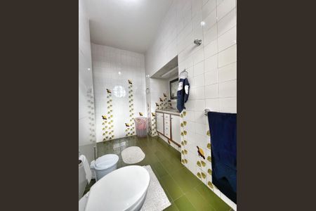 Casa à venda com 250m², 4 quartos e 4 vagas Casa à venda com 250m², 4 quartos e 4 vagasBanheiro Suíte