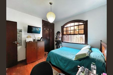 Casa à venda com 250m², 4 quartos e 4 vagas Casa à venda com 250m², 4 quartos e 4 vagasQuarto 2