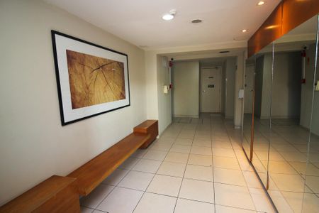 Apartamento à venda com 69m², 3 quartos e 2 vagas Apartamento à venda com 69m², 3 quartos e 2 vagasHall de entrada