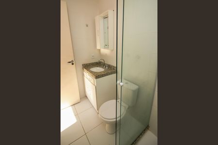 Apartamento à venda com 69m², 3 quartos e 2 vagas Apartamento à venda com 69m², 3 quartos e 2 vagasBanheiro da Suíte