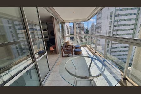 Apartamento à venda com 176m², 4 quartos e 3 vagas