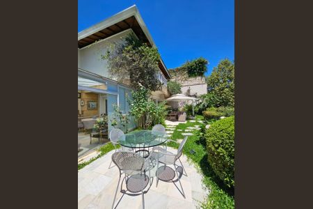 Casa de condomínio à venda com 589m², 4 quartos e 4 vagas