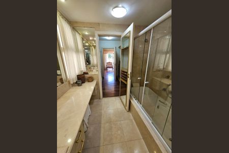 Casa de condomínio à venda com 589m², 4 quartos e 4 vagas