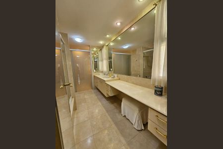 Casa de condomínio à venda com 589m², 4 quartos e 4 vagas