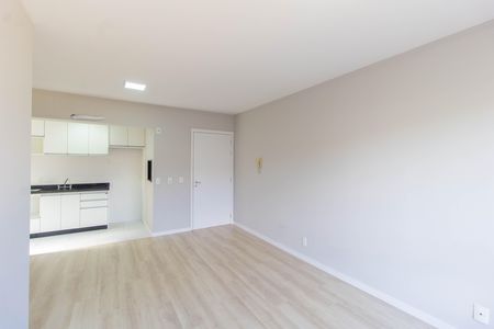Apartamento para alugar com 76m², 3 quartos e 1 vaga Apartamento para alugar com 76m², 3 quartos e 1 vagaSala