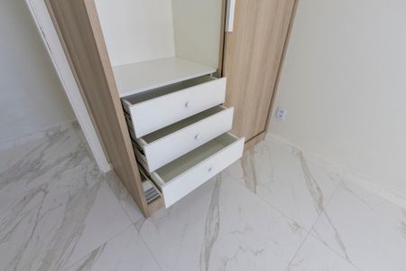 Apartamento para alugar com 44m², 2 quartos e sem vaga Apartamento para alugar com 44m², 2 quartos e sem vagaQuarto 2 - Armários