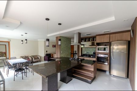 Apartamento à venda com 130m², 3 quartos e 2 vagas Apartamento à venda com 130m², 3 quartos e 2 vagasÁrea comum - Salão de Festas