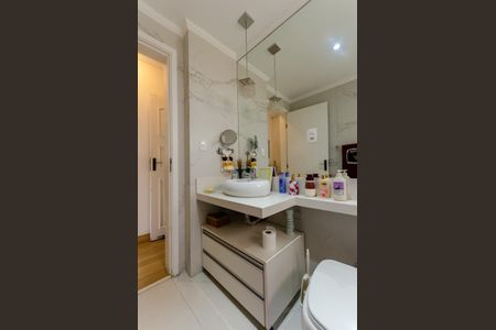 Apartamento à venda com 130m², 3 quartos e 2 vagas Apartamento à venda com 130m², 3 quartos e 2 vagasBanheiro da Suíte