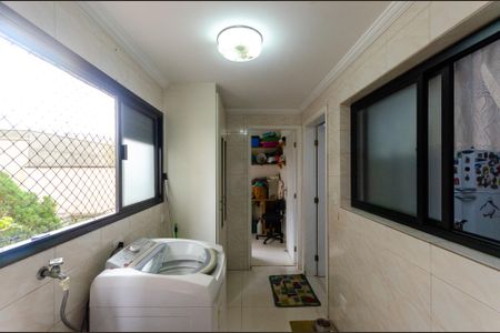 Apartamento à venda com 130m², 3 quartos e 2 vagas Apartamento à venda com 130m², 3 quartos e 2 vagasÁrea de Serviço