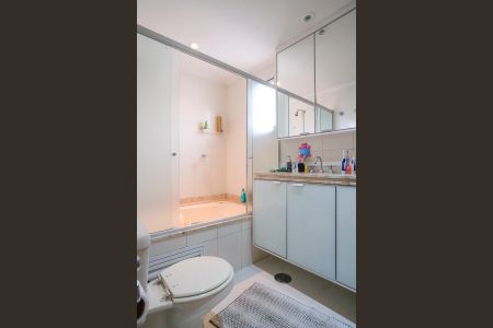 Apartamento à venda com 143m², 3 quartos e 2 vagasBanheiro da suíte 1