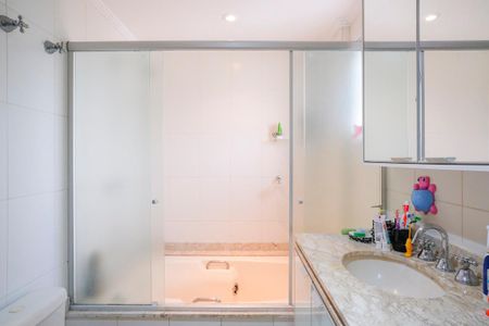 Apartamento à venda com 143m², 3 quartos e 2 vagasBanheiro da suíte 1