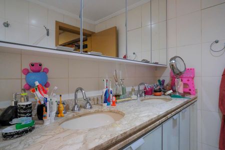 Apartamento à venda com 143m², 3 quartos e 2 vagasBanheiro da suíte 1