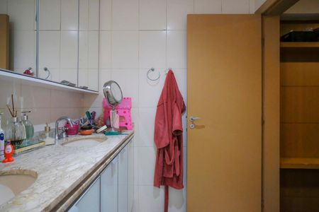 Apartamento à venda com 143m², 3 quartos e 2 vagasBanheiro da suíte 1