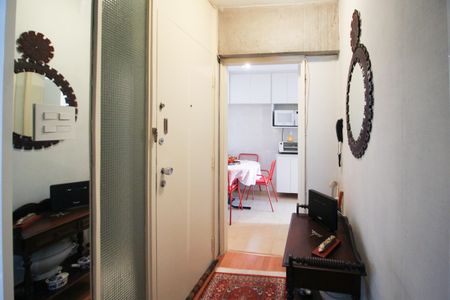 Apartamento à venda com 98m², 2 quartos e 2 vagasCorredor
