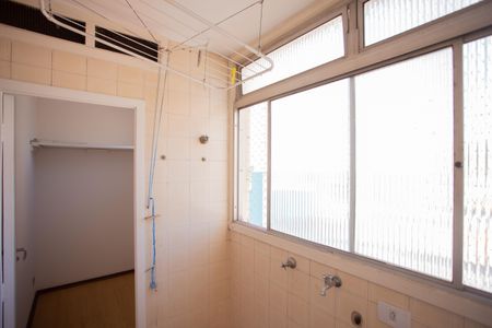 Apartamento à venda com 76m², 4 quartos e 1 vagaÁrea de Serviço