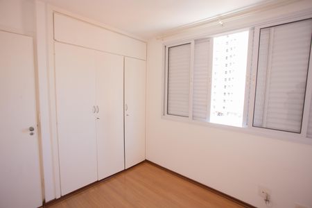 Apartamento à venda com 76m², 4 quartos e 1 vagaQuarto 2