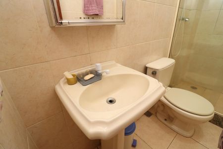 Apartamento para alugar com 55m², 2 quartos e sem vagaBanheiro