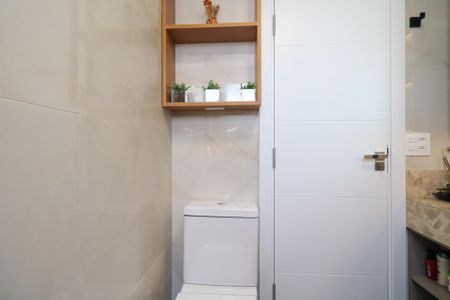 Apartamento à venda com 70m², 3 quartos e 1 vaga Apartamento à venda com 70m², 3 quartos e 1 vagaBanheiro