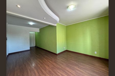 Apartamento à venda com 80m², 2 quartos e sem vagaSala