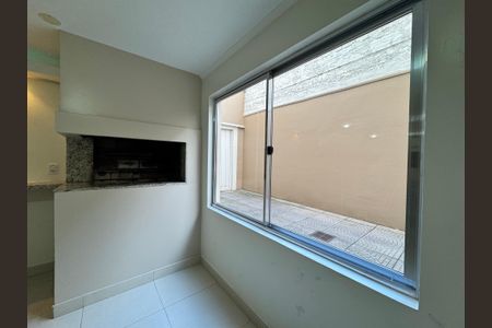 Apartamento à venda com 80m², 2 quartos e sem vagaÁrea comum