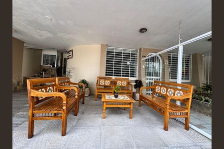 Apartamento à venda com 80m², 2 quartos e sem vagaÁrea comum