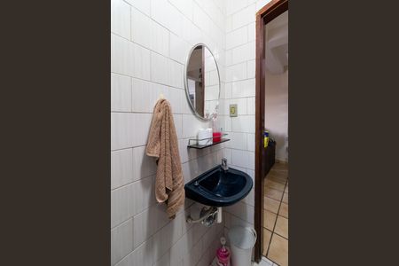 Casa à venda com 197m², 4 quartos e 2 vagasEdícula - Banheiro 1