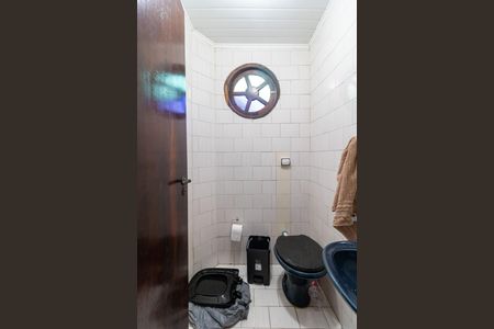 Casa à venda com 197m², 4 quartos e 2 vagasEdícula - Banheiro 1