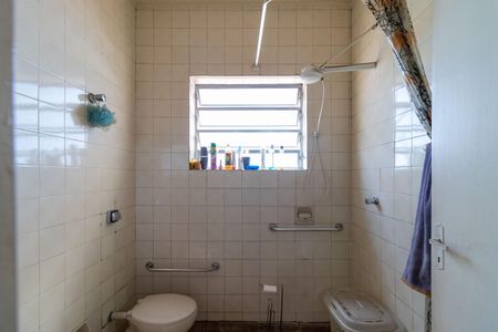 Casa à venda com 197m², 4 quartos e 2 vagasBanheiro