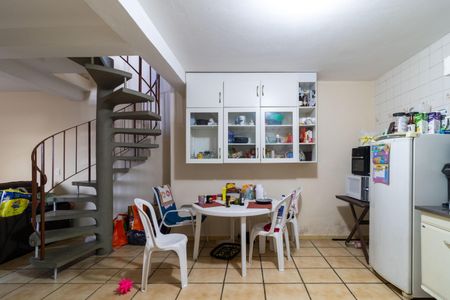 Casa à venda com 197m², 4 quartos e 2 vagasEdícula - Cozinha