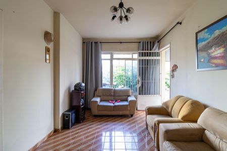 Casa à venda com 197m², 4 quartos e 2 vagasSala
