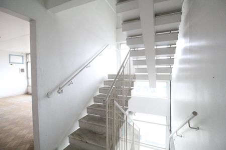 Casa à venda com 523m², 4 quartos e 2 vagasSala 8 - Escada