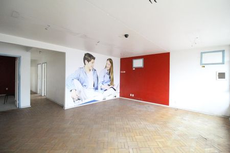 Casa à venda com 523m², 4 quartos e 2 vagasSala 9