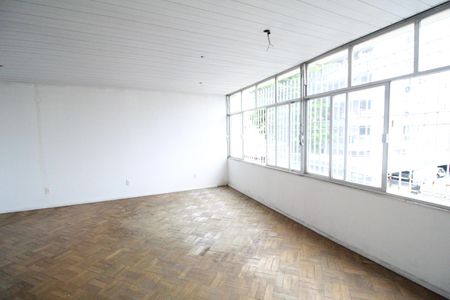 Casa à venda com 523m², 4 quartos e 2 vagasSala 12