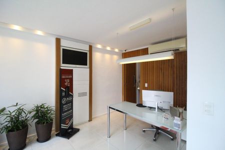 Casa à venda com 523m², 4 quartos e 2 vagasSala 1