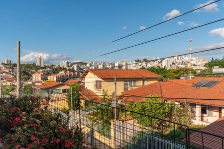 Casa à venda com 313m², 5 quartos e 2 vagas Casa à venda com 313m², 5 quartos e 2 vagasVaranda - Vista