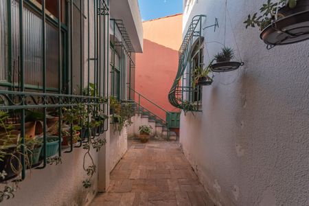 Casa à venda com 313m², 5 quartos e 2 vagas Casa à venda com 313m², 5 quartos e 2 vagasÁrea de Serviço