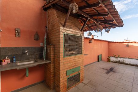 Casa à venda com 313m², 5 quartos e 2 vagas Casa à venda com 313m², 5 quartos e 2 vagasÁrea Gourmet