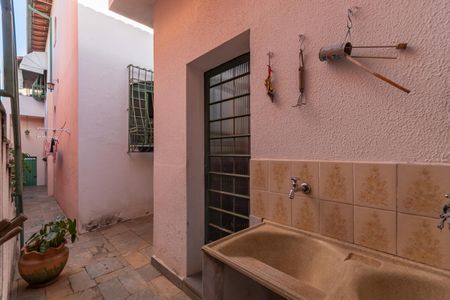 Casa à venda com 313m², 5 quartos e 2 vagas Casa à venda com 313m², 5 quartos e 2 vagasÁrea de Serviço