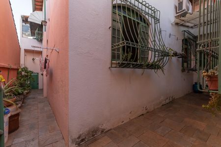 Casa à venda com 313m², 5 quartos e 2 vagas Casa à venda com 313m², 5 quartos e 2 vagasÁrea de Serviço