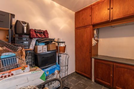 Casa à venda com 313m², 5 quartos e 2 vagas Casa à venda com 313m², 5 quartos e 2 vagasQuarto de Serviço