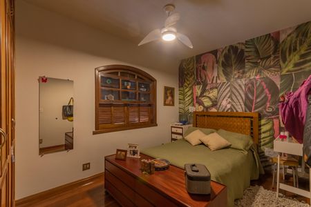 Casa à venda com 313m², 5 quartos e 2 vagas Casa à venda com 313m², 5 quartos e 2 vagasQuarto 2