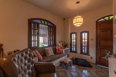 Casa à venda com 313m², 5 quartos e 2 vagas Casa à venda com 313m², 5 quartos e 2 vagasSala 3