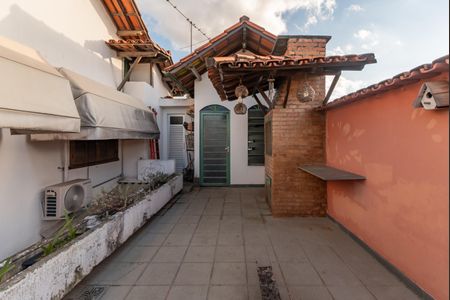 Casa à venda com 313m², 5 quartos e 2 vagas Casa à venda com 313m², 5 quartos e 2 vagasÁrea Gourmet