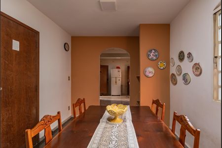 Casa à venda com 313m², 5 quartos e 2 vagas Casa à venda com 313m², 5 quartos e 2 vagasSala 3