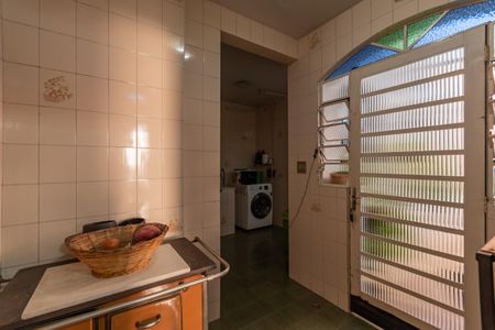 Casa à venda com 313m², 5 quartos e 2 vagas Casa à venda com 313m², 5 quartos e 2 vagasÁrea de Serviço