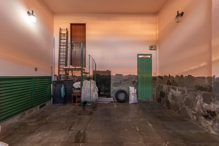 Casa à venda com 313m², 5 quartos e 2 vagas Casa à venda com 313m², 5 quartos e 2 vagasGaragem