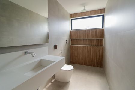 Casa de condomínio à venda com 600m², 5 quartos e 2 vagasBanheiro da piscina