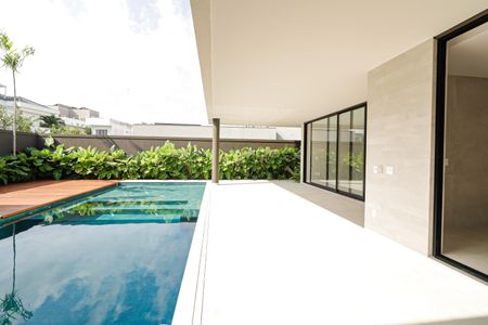 Casa de condomínio à venda com 600m², 5 quartos e 2 vagasPiscina